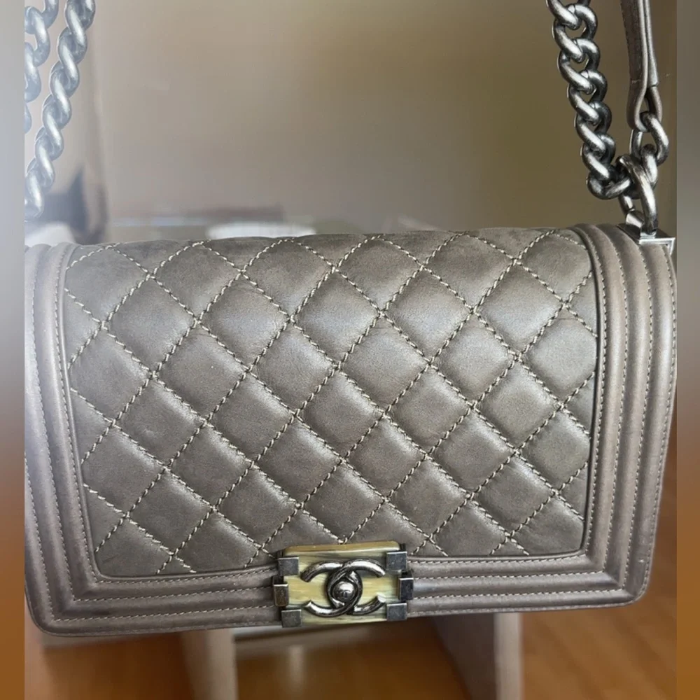 CHANEL Quilted Leather Chain-Shoulder Crossbody   Brown